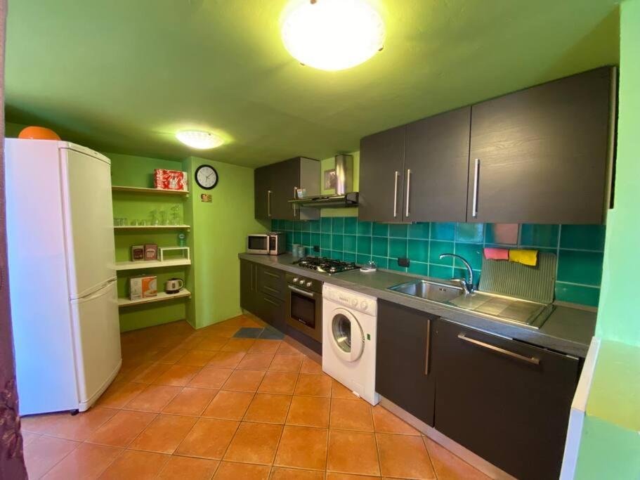 Rainbow House Apartment Intra Exterior foto